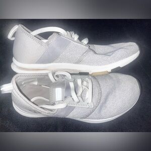 New balance shoes